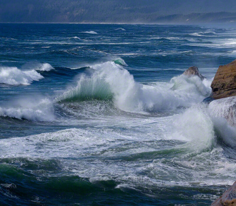 Crashing Waves at Cape Kiwanda